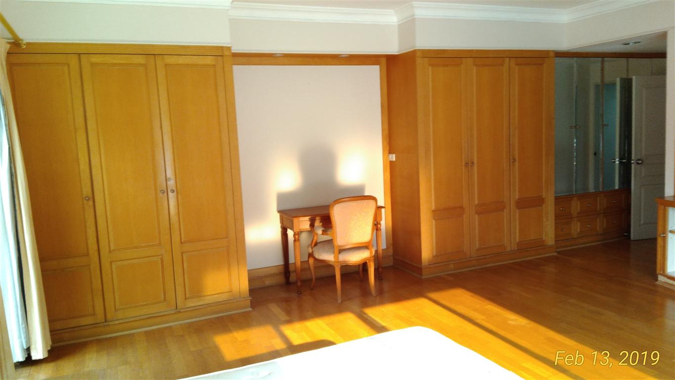 MASTER BEDROOM AT SATHORN CREST APARTMENT UNIT 2ND FLOOR