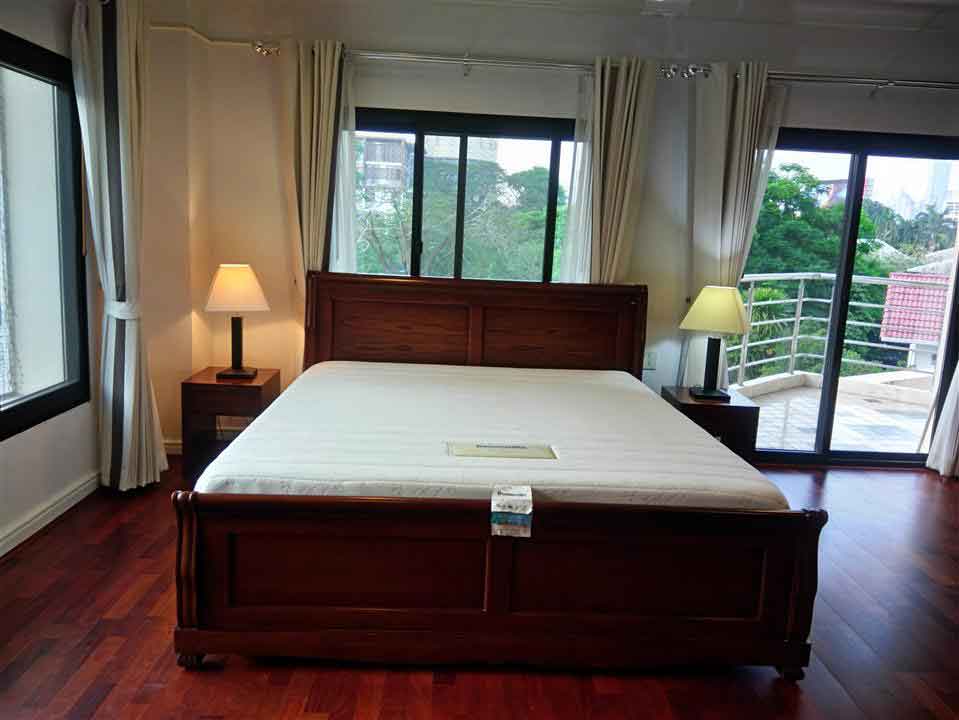 MASTER BEDROOM AT UNIT 3RD FLOOR