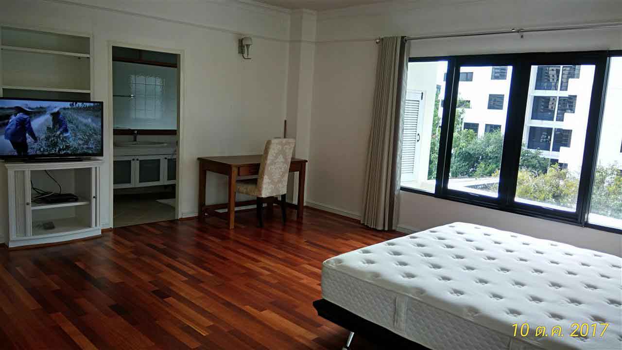 MASTER BEDROOM AT UNIT 4TH FLOOR