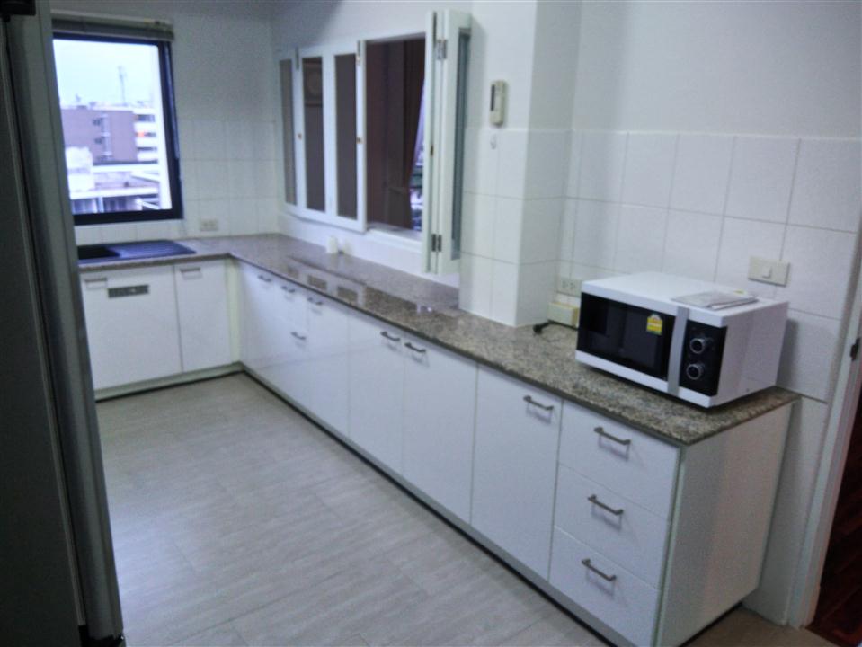 KITCHEN AT UNIT 6TH FLOOR